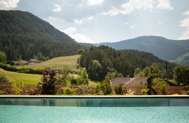 Pension Castel Maurn Suite Copernicus mit Bergblick, Gemeinschaftspool und WLAN