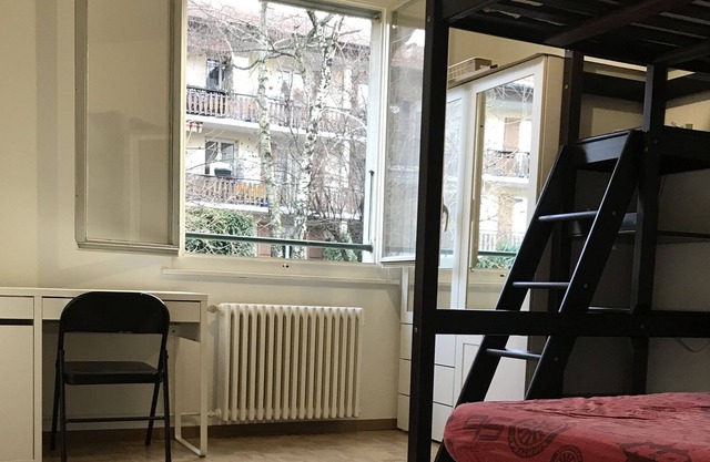 Schlafzimmer 13m2, 4 Betten: Geneva GVA Bernex (Straßenbahn 14)