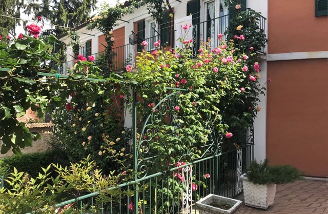 Bed and Roses "gege"