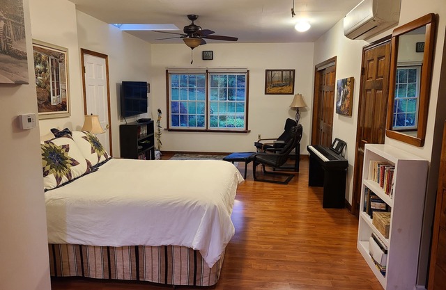 Privates Schlafzimmer mit schönen Badezimmer