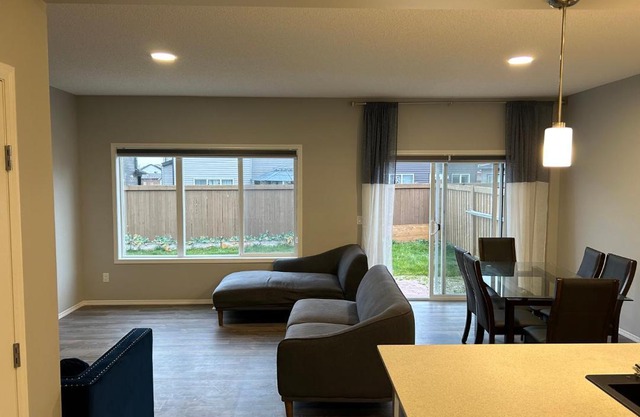Bedroom SW Edmonton HWY 2 near YEG