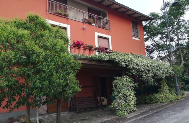 BETTEN UND FAHRRÄDER schöne Wohnung in Umbrien