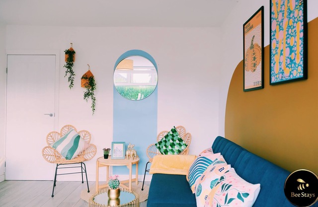 Bee Stays- Caldecott House