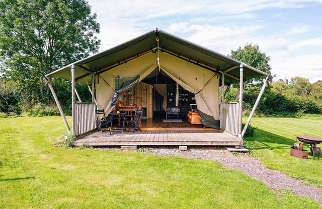 BEECH, pet friendly, character holiday cottage in Dalwood
