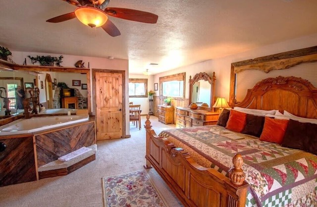 Romantic Getaway- BGH Ponderosa Suite