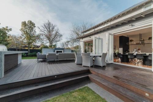 Bel Air Mansion - Sleeps 15 Villa