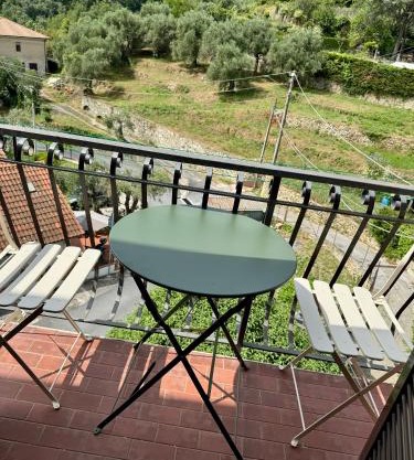 Bel Appartamentino budget, piscina a disposizione