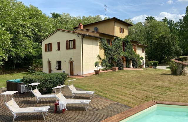 Geschmackvolle Villa mit Sprudelbad