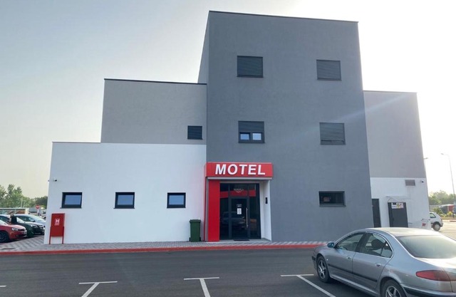 Belamionix motel