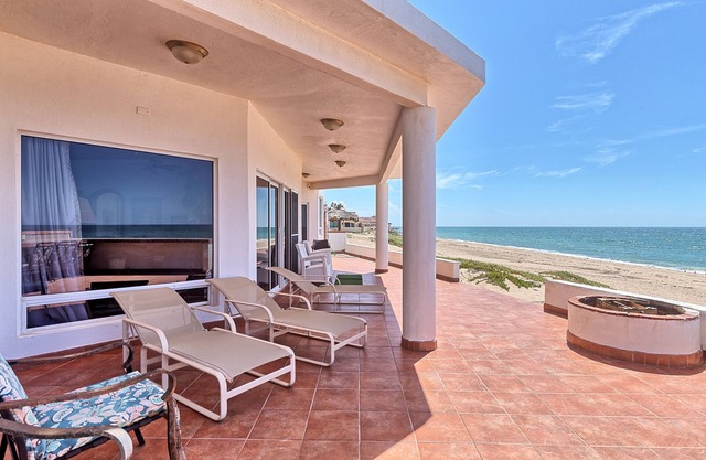Bella Mareas - Herrliches 4 Schlafzimmer Haus mit bemerkenswerter Aussicht auf das Meer von