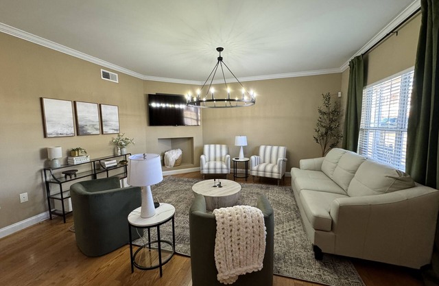 Bella’s Place B