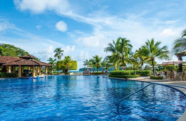 Bella Vista 2B 3 Bedr 3 1 2 Bath Pool View