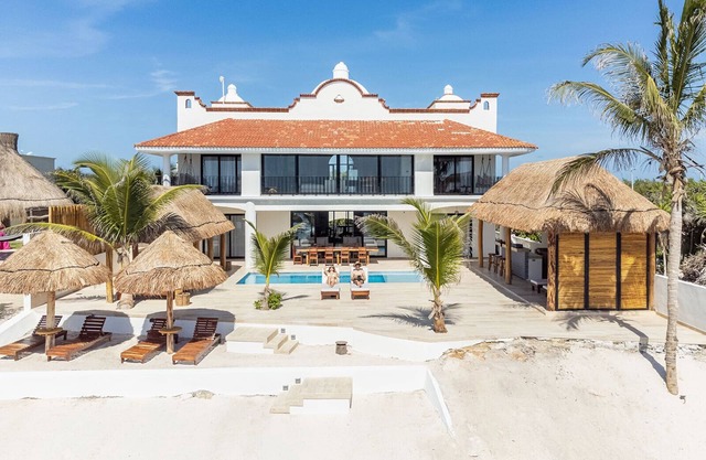 Bella Vita - 8 Bedroom, beachfront, hacienda style villa