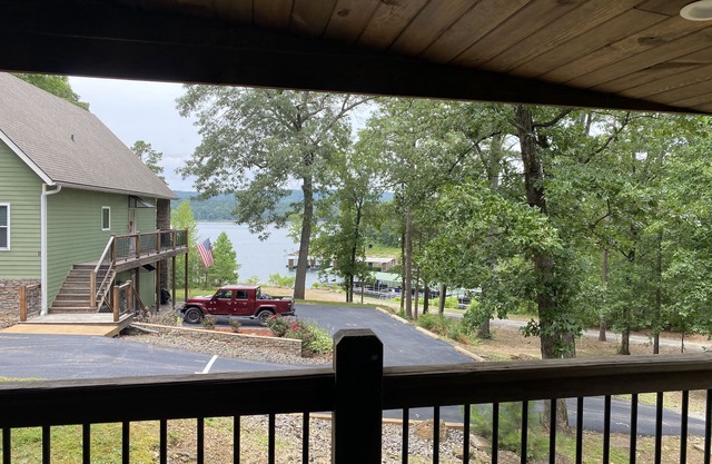 Bellawood Resort #4. Greers Ferry Lakefront with Boat Slip