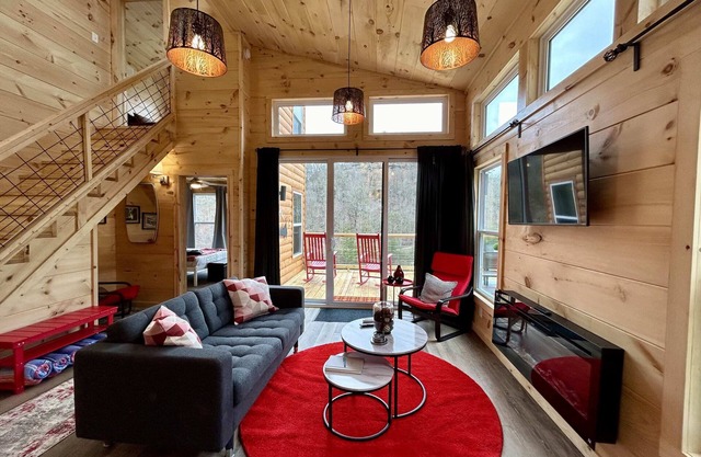 Belle Vue Lookout | Hot Tub | RRG | Nada Tunnel