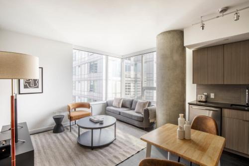 Belltown 1br w gym wd lounge nr Space Needle SEA-517