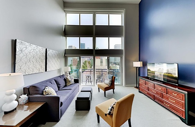 Belltown Condo Unit 733