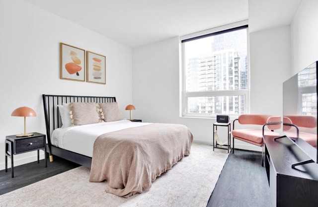 Belltown Studio w Parking Gym easy commute SEA-292