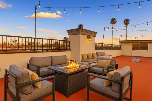 Belmont Shore Retreat Rooftop Lounge Putting Green Near 2nd Street Beaches