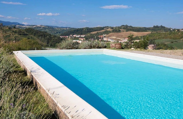 Sonniges Ferienhaus in Salsomaggiore Terme mit Pool