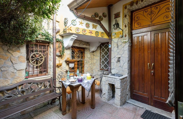Ansprechende Villa in Villa San Giovanni mit Garten