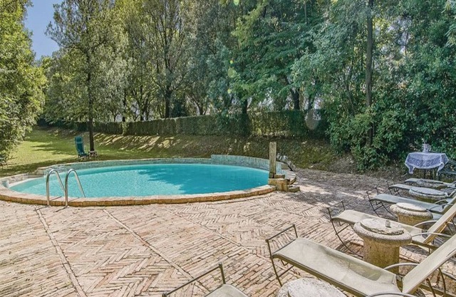 Verschwenderische Villa in Filottrano mit Schwimmbad