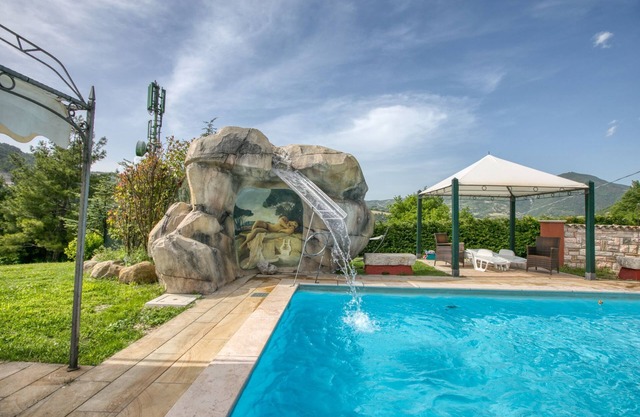 Große Ferienwohnung Belvedere in Cagli mit Swimmingpool