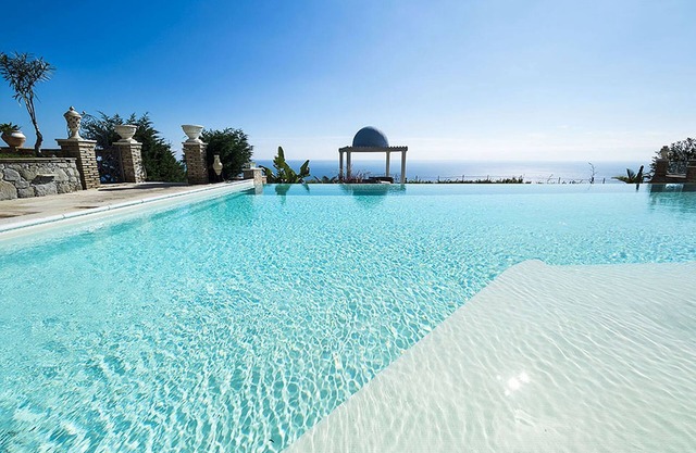 Moderne Villa in Letojanni mit eigenem Pool