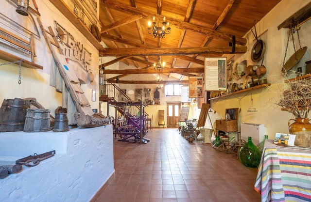 Schönes Ferienhaus in Guardavalle mit Garten