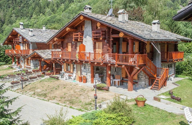 Schönes Apartment in Antey-Saint-André mit Terrasse