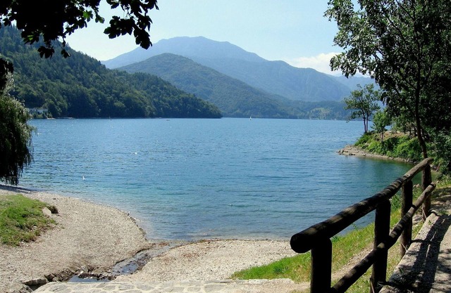 Geräumige Ferienwohnung mit Panoramablick auf den Ledrosee