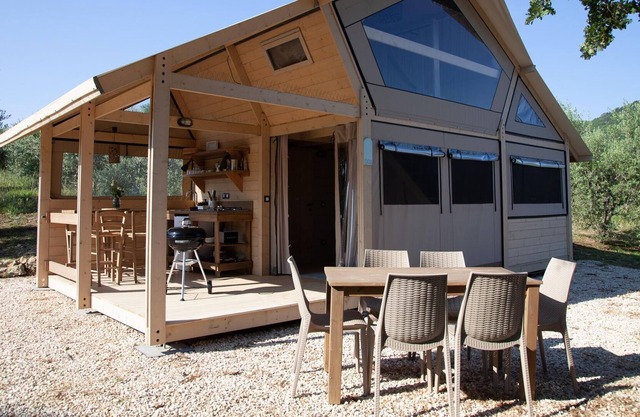 Luxuriöses Designzelt mitten in der Landschaft der Maremma