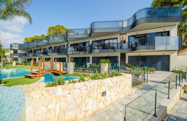 Modernes neues Apartment mit Meerblick