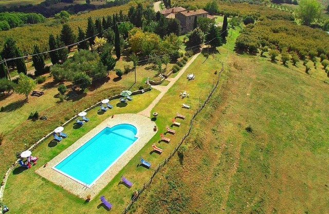 Charakteristische Unterkunft in Orvieto mit Pool