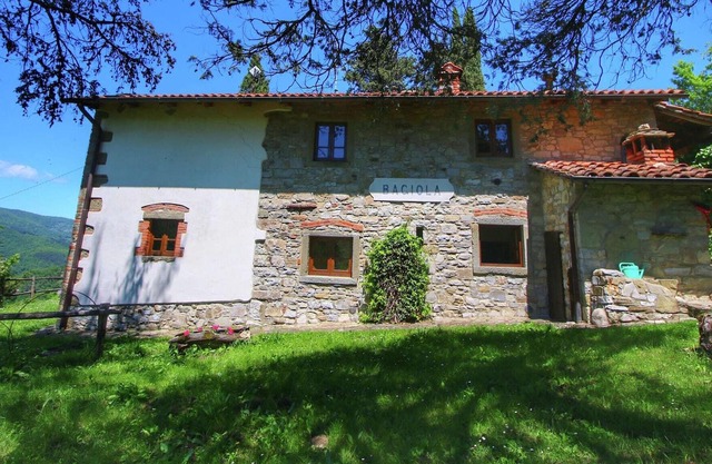 Modernes Bauernhaus in Ortignano, Italien mit Swimmingpool