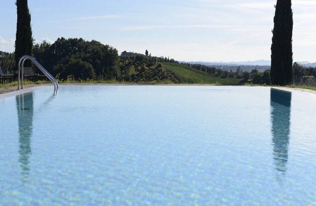 Gemütliches Ferienhaus mit Schwimmbad mit whirlwanne und Kinderbecken