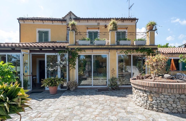 Schöne Ferienwohnung in Stilo mit Swimmingpool