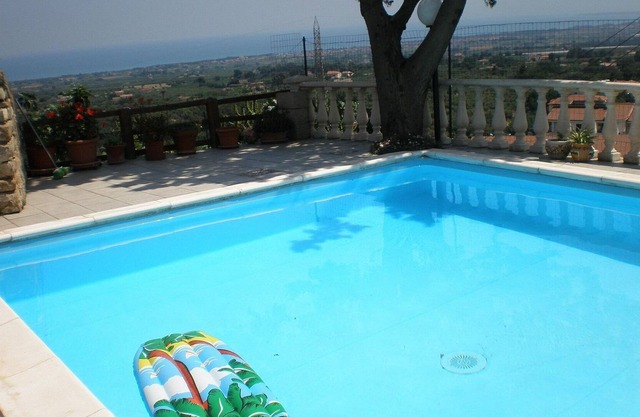 Belvilla by OYO Villa Emilia