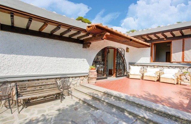 Schicke Villa in Ansedonia in der Nähe von Feniglia Beach