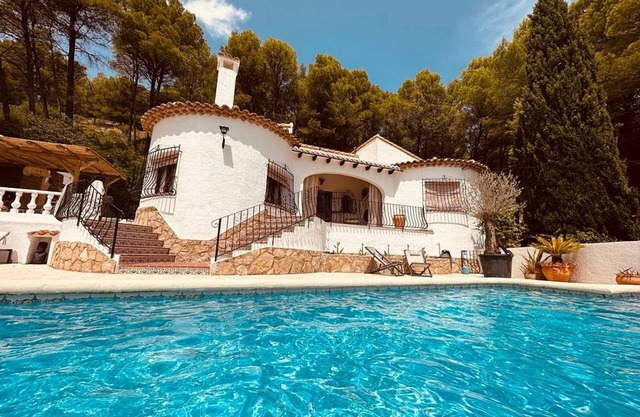 Villa con jardín y piscina privada en Alcalali