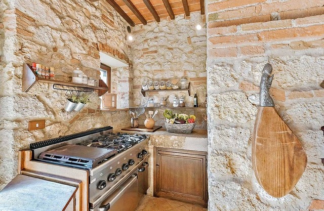Anmutiges Ferienhaus in Sarteano mit privatem Pool