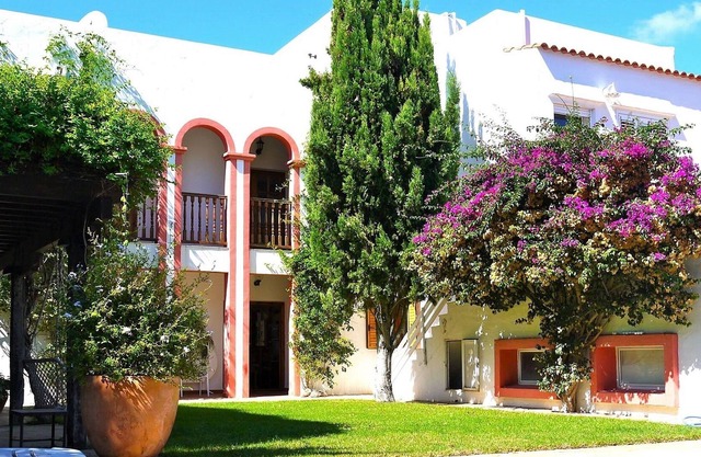 Belvilla by OYO Villa Las Petunias