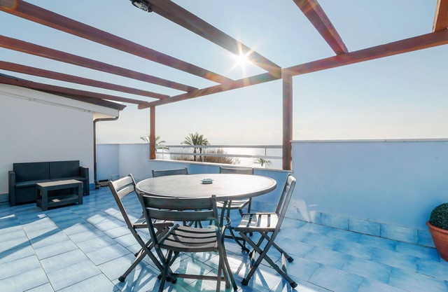 Gemütliches Apartment in Policastro Bussentino mit Pool