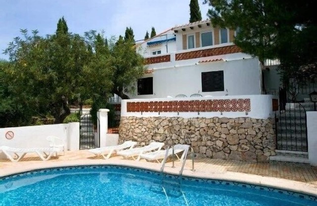 Benicasa Villa mit zwei Schlafzimmern und einem privaten Pool.