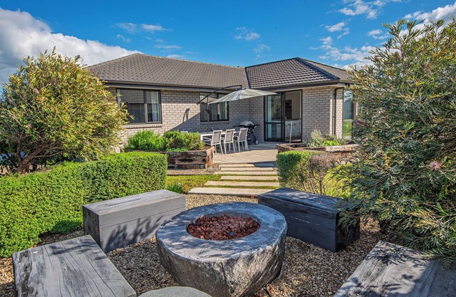 Bennett's Bach - Waipu Holiday Home