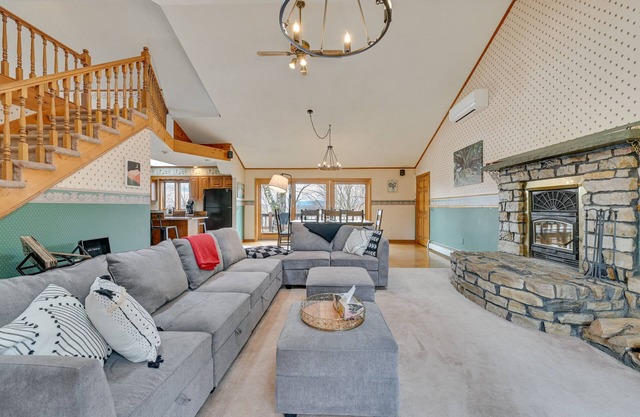 Bennington Home w/ Deck ~ 5 Mi to Bald Mountain!