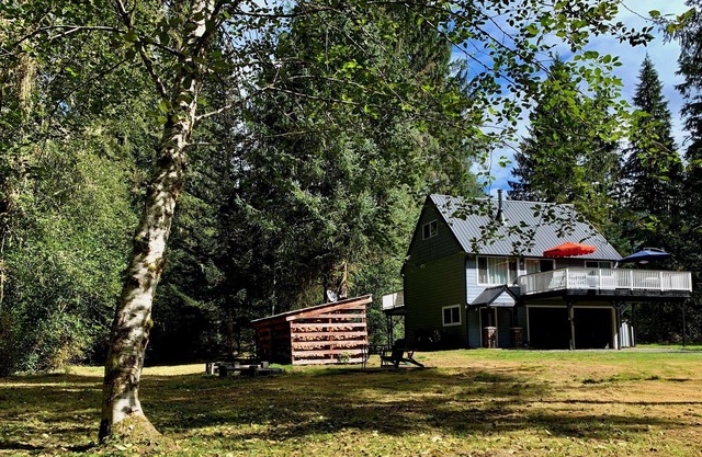 Benson Creek Cottage with Sauna and AC