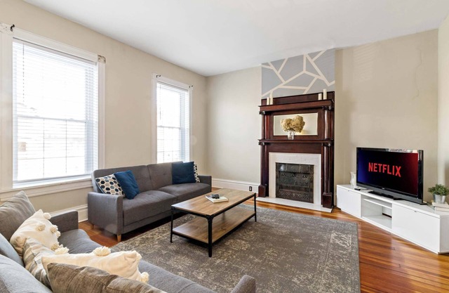 Charming 1BR w Outdoor Space Benton Park