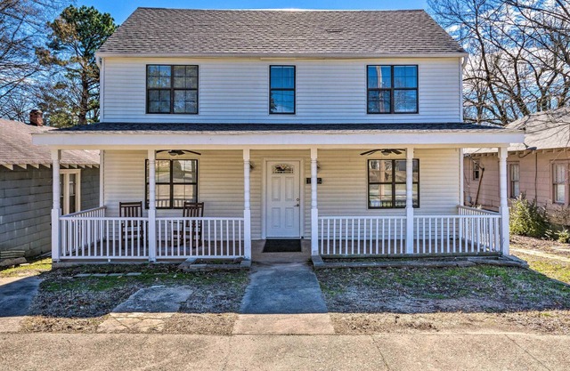 Benton Vacation Rental w/ Deck & Fire Pit!