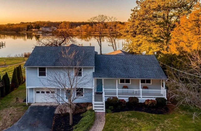 Bentons Pleasure- Cox Creek, Pier and Sunsets!